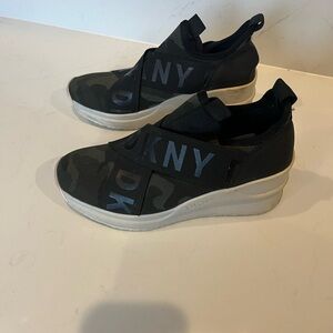 DKNY Women's Black and Gray Camouflage Sneakers